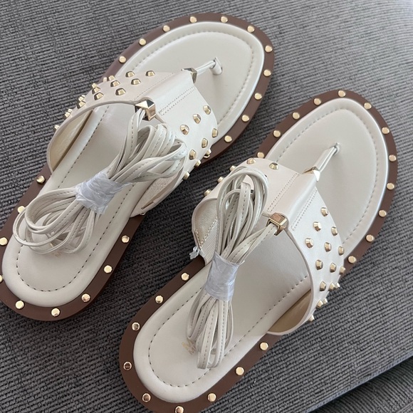 MICHAEL Michael Kors | Biege Jagger Ankle-Tie Studded Leather Sandal | S 7.5 - Picture 2 of 4